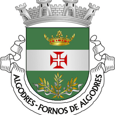 Brasão de Algodres com coroa, cruz templária e ramos de trigo em campo verde e branco