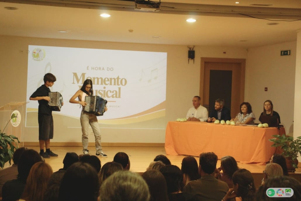 Cerimónia Reconhecimento Mérito Escolar 11 Cerimónia Reconhecimento Mérito Escolar 11